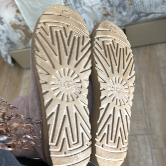 Used. Greyish purple. Zipper back - Picture 3 of 7